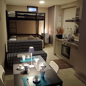 https://u-peri-alivu-house.catania-hotels.net